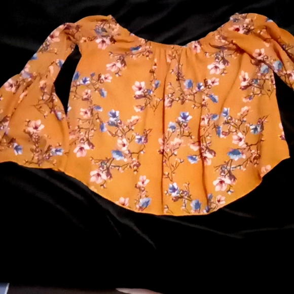 Blouse - Picture 2 of 4